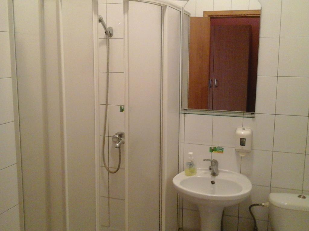 ホテル Skaistaziede シャウレイ 部屋 写真