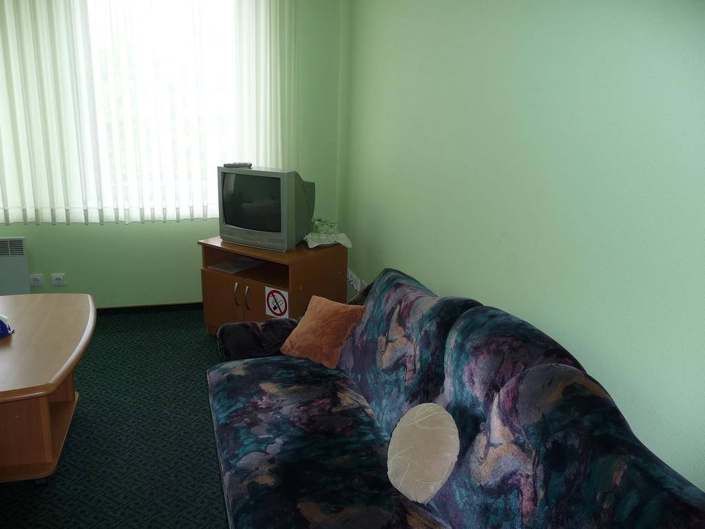 ホテル Skaistaziede シャウレイ 部屋 写真